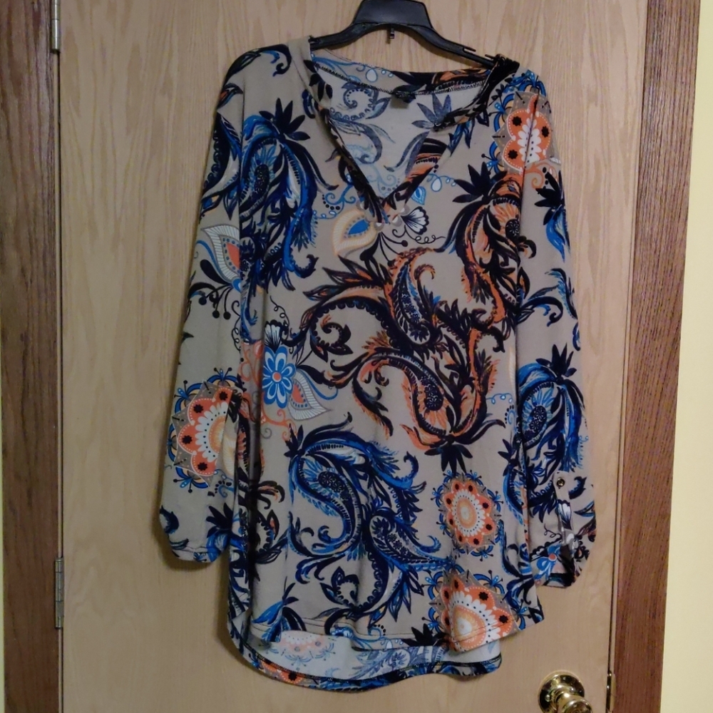 WinWin Button Sleeve Tunic Top 3/$15